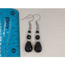 Onix formadíszített fülbevaló