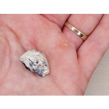 Fekete opál nyers kő