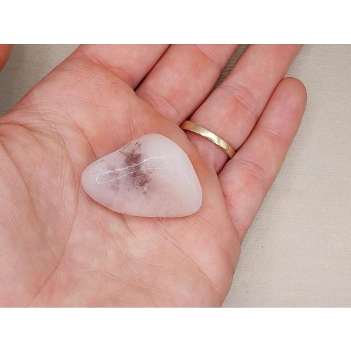 Petalit marokkő közepes 