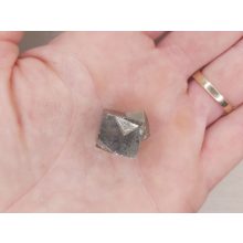 Pirit kocka nyers kő 