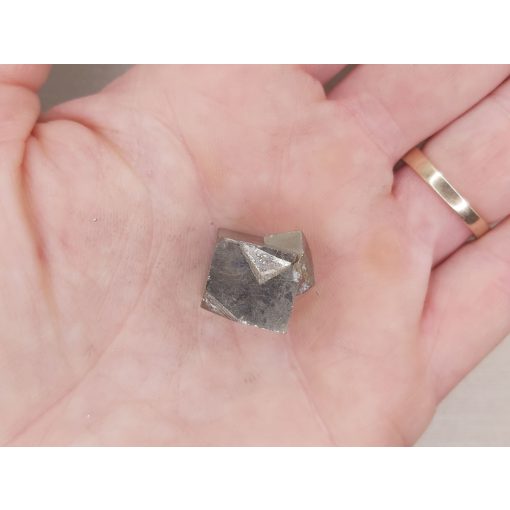 Pirit kocka nyers kő 