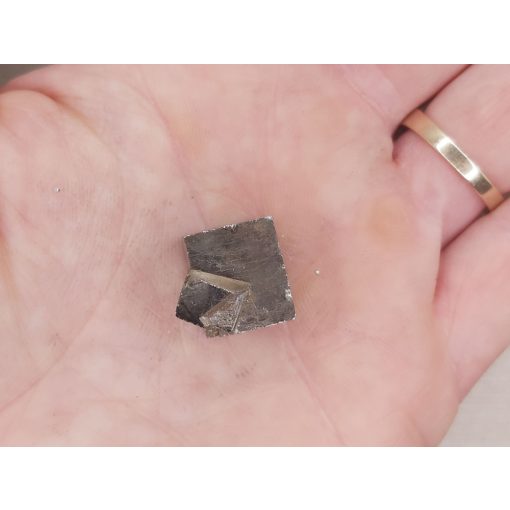 Pirit kocka nyers kő 