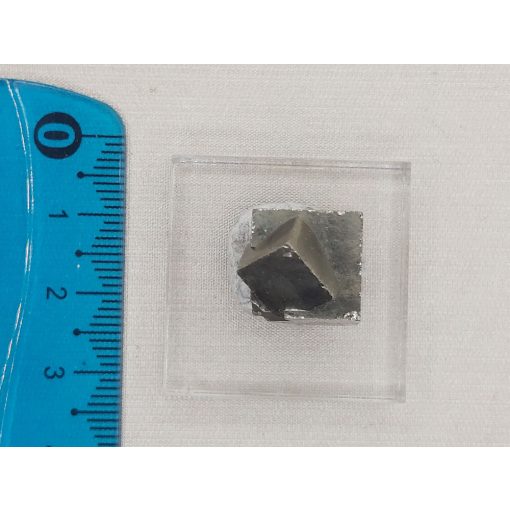 Pirit kocka nyers kő 