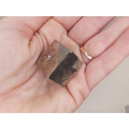 Pirit kocka nyers kő nagy