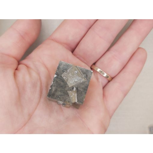 Pirit kocka nyers kő nagy