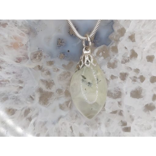 Prehnit medál kaboson