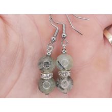 Prehnit golyós fülbevaló