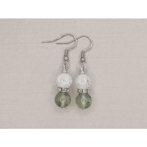 Prehnit golyós fülbevaló