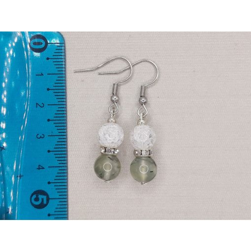 Prehnit golyós fülbevaló