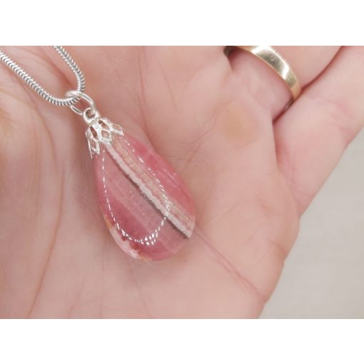 Rodokrozit medál kaboson