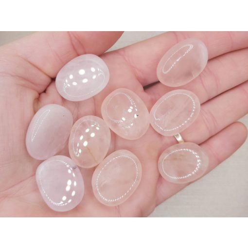 Rózsakvarc marokkő lapos kicsi véletlenszerűen