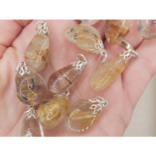 Rutilkvarc medál véletlenszerűen