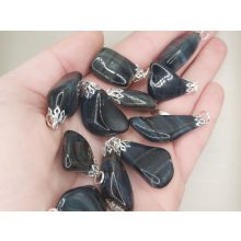 Sólyomszem medál véletlenszerűen 