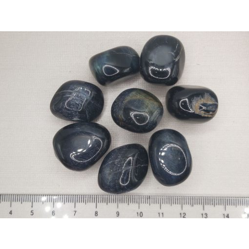 Sólyomszem marokkő véletlenszerűen 