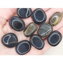 Sólyomszem marokkő lapos kicsi véletlenszerűen 