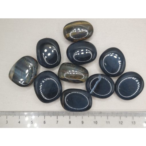 Sólyomszem marokkő lapos kicsi véletlenszerűen 