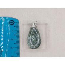 Szerafinit medál kaboson 