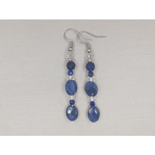 Szodalit formadíszített füli