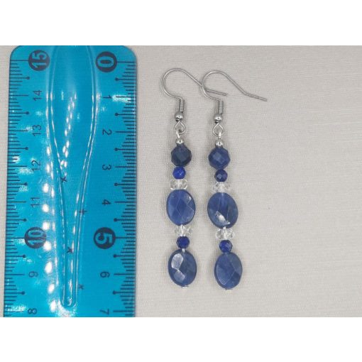 Szodalit formadíszített füli