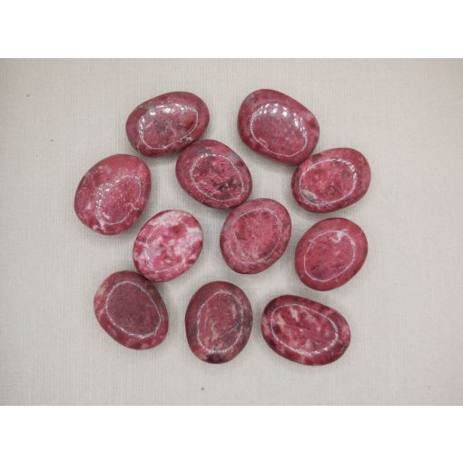 Thulit marokkő lapos kicsi véletlenszerűen