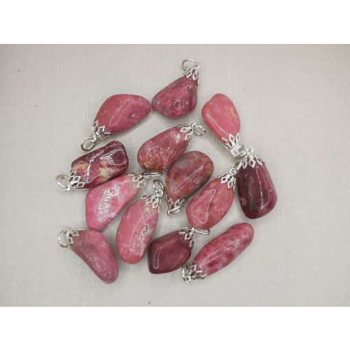 Thulit medál véletlenszerűen