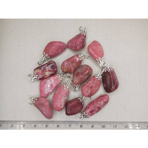 Thulit medál véletlenszerűen