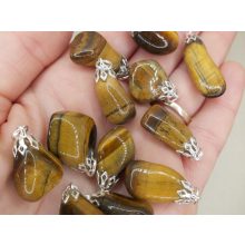 Tigrisszem medál véletlenszerűen