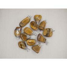 Tigrisszem medál véletlenszerűen