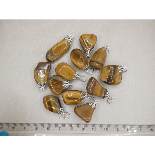 Tigrisszem medál véletlenszerűen