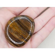 Tigrisszem marokkő nagy lapos