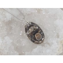 Turitella jáspis medál kaboson