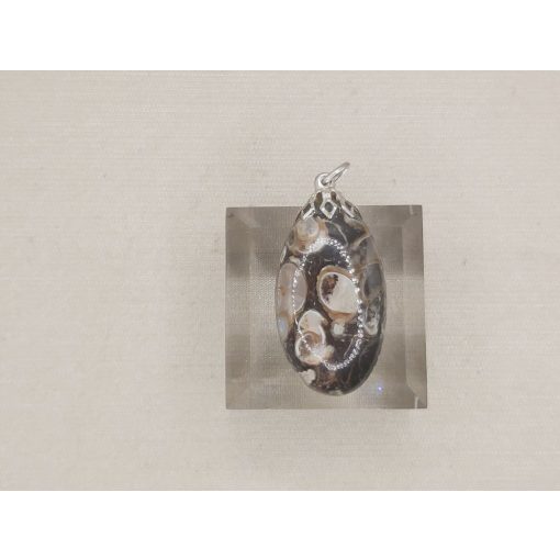 Turitella jáspis medál kaboson