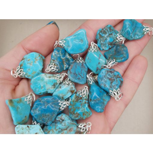 Türkiz Sleeping Beauty medál véletlenszerűen