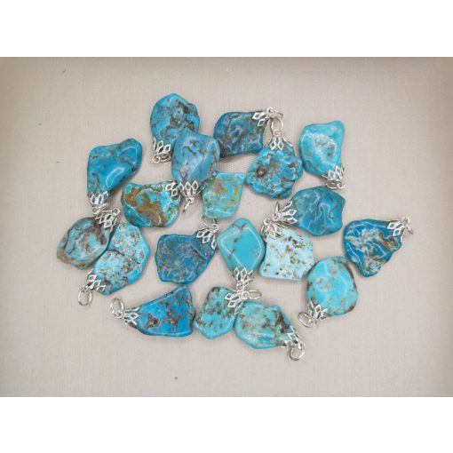 Türkiz Sleeping Beauty medál véletlenszerűen