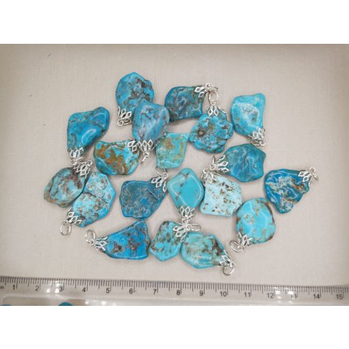 Türkiz Sleeping Beauty medál véletlenszerűen