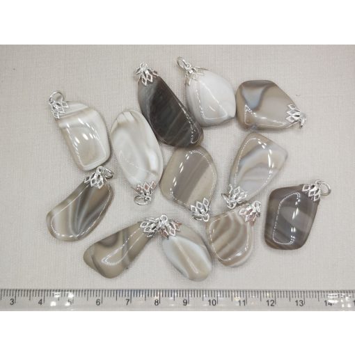  Tűzkő medál véletlenszerűen