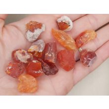 Tűzopál nyers kő véletlenszerűen