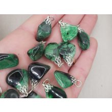 Uvarovit medál véletlenszerűen