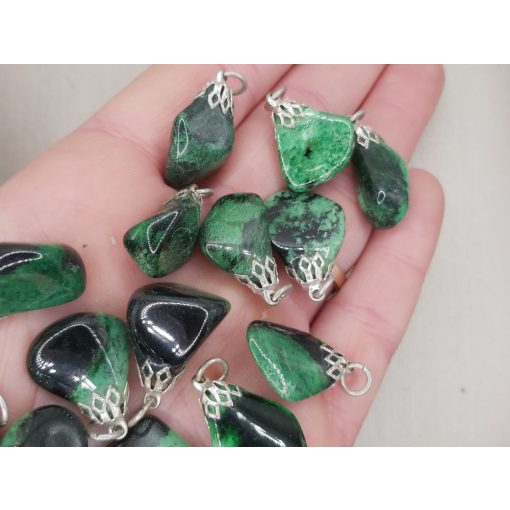 Uvarovit medál véletlenszerűen