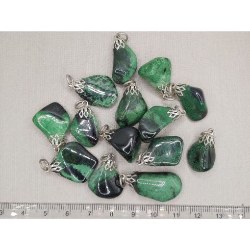 Uvarovit medál véletlenszerűen