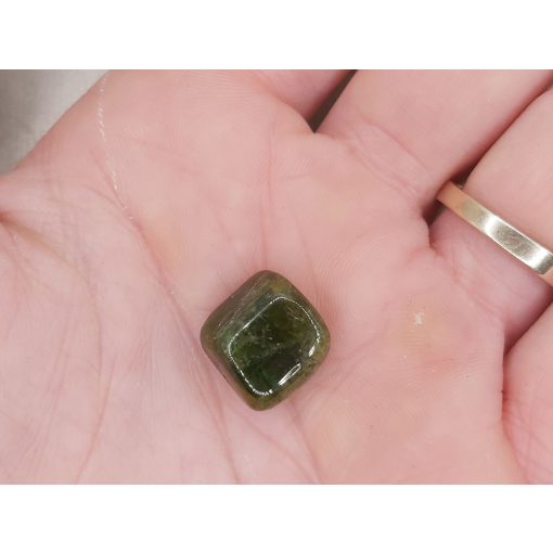 Verdelit zöld turmalin marokkő kicsi 