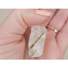 Verdelit zöld turmalin nyers ásvány