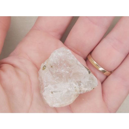 Verdelit zöld turmalin nyers ásvány