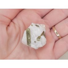 Verdelit zöld turmalin nyers ásvány