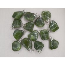 Vezuvianit medál véletlenszerűen